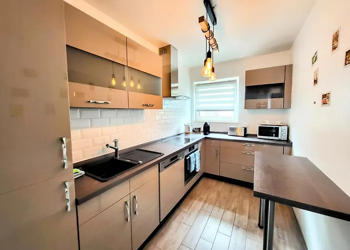 Calm And Modern Apartamento Eischen