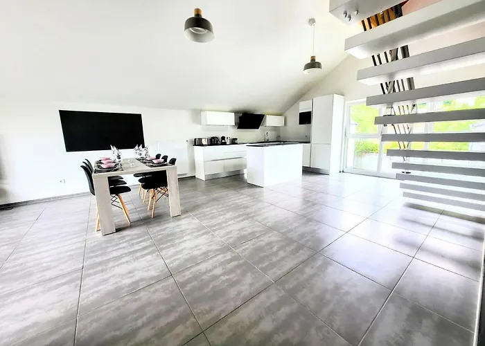 Calm And Modern Apartment Eischen